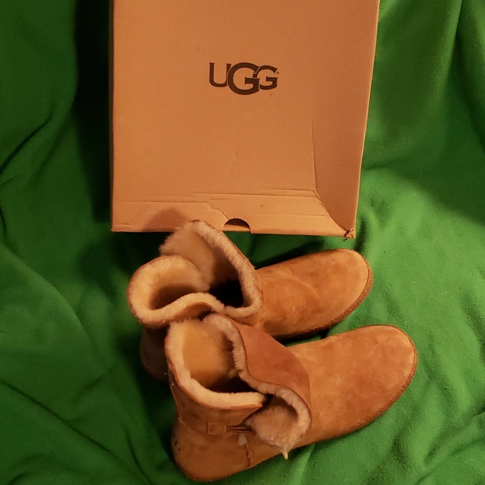 Ugg suede sheepskin boots